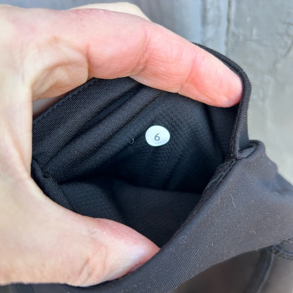 Lululemon Twist & Train Crop, size 6 - Picture 14 of 14